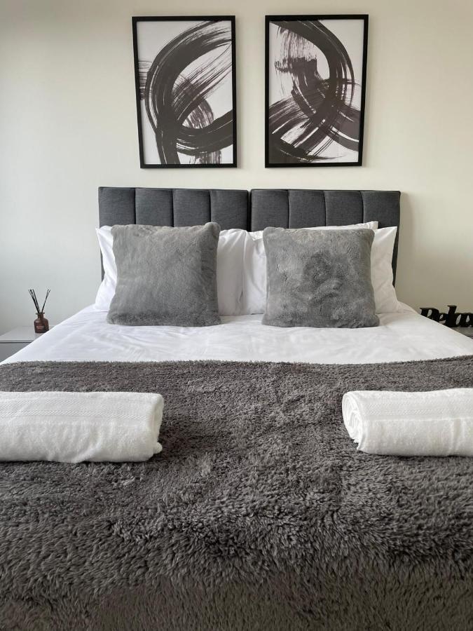 Premier Suite- Bedford City Centre With Free Gym & Parking エクステリア 写真